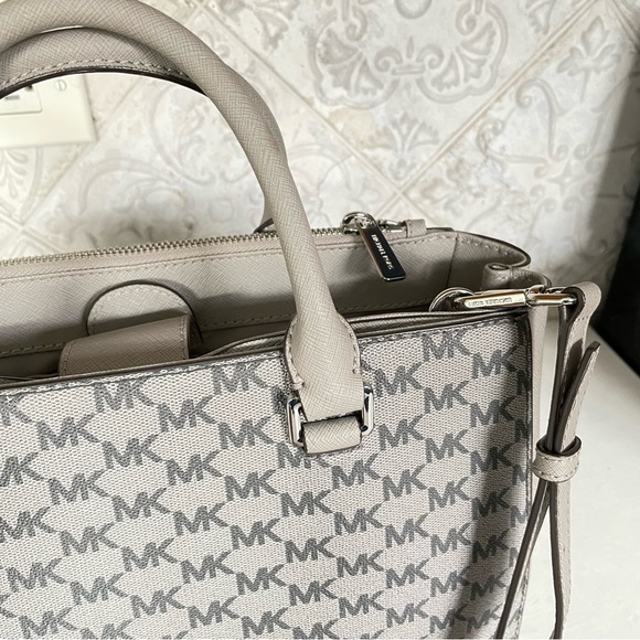 Michael Kors - Kellen Medium Satchel - Grey & Silver - Picture 9 of 14